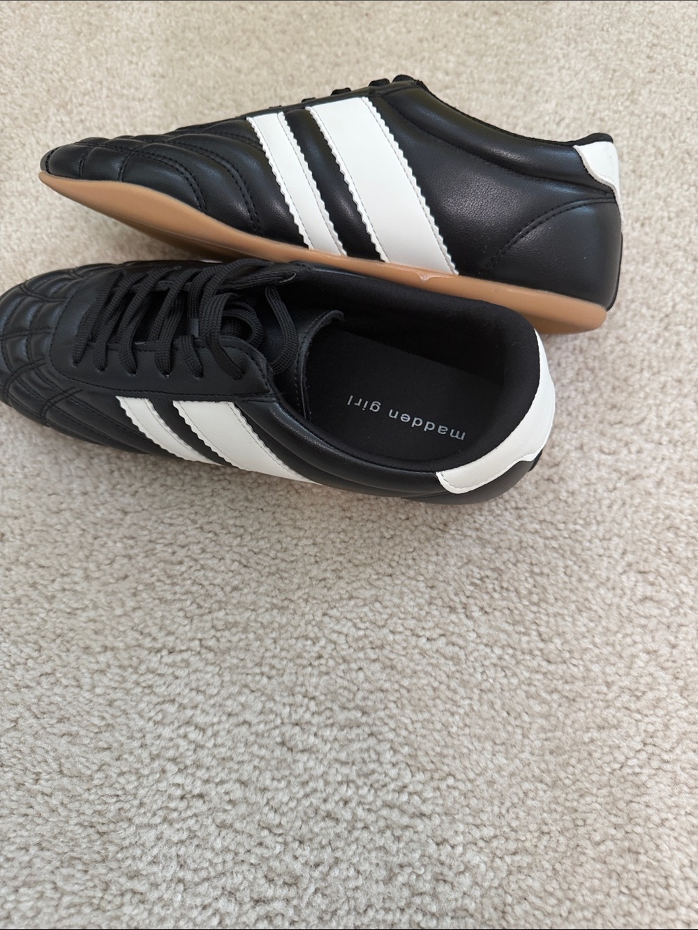 Madden girl Black & White Retro-Style women’s Sneakers.